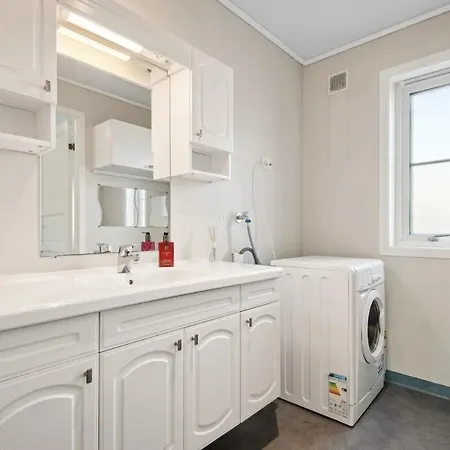 Furnished Near Aker Solutions Apartamento Stord